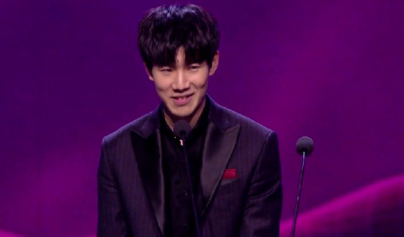 Falcons , 3DMAX , TyLoo , 和 aurora 在 FISSURE Playground 2 中赢得初赛